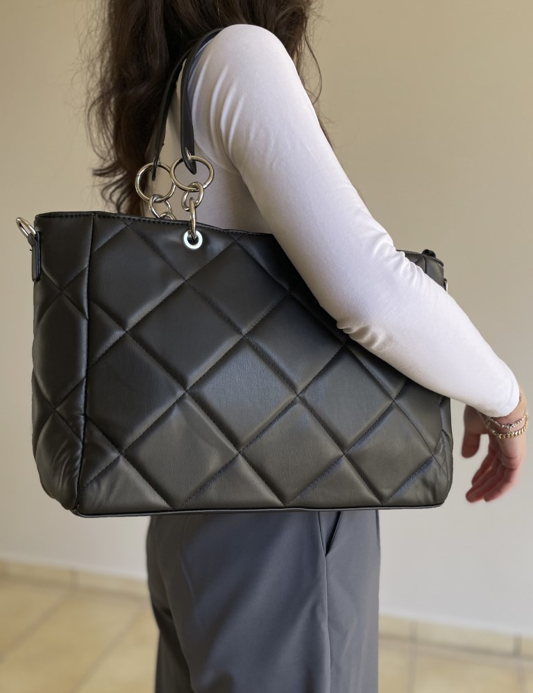 Γυναικεία μαύρη καπιτονέ τσάντα ώμου με λουριά CK56708M φωτογραφία